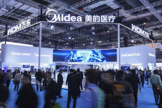 美的旗下万东医疗发布7大新品,落地初代MR智能体
